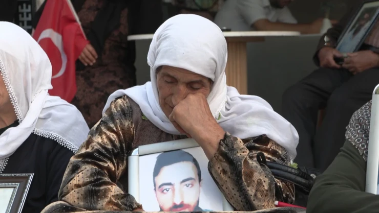 Aileler, DEM Parti İl Başkanlığı önündeki eylemlerini sürdürdü