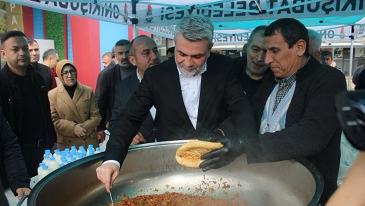 AK Parti Büyükşehir Adayı Görgel, 'Vatandaşlarımızın bize karşı güvenlerini görüyoruz'