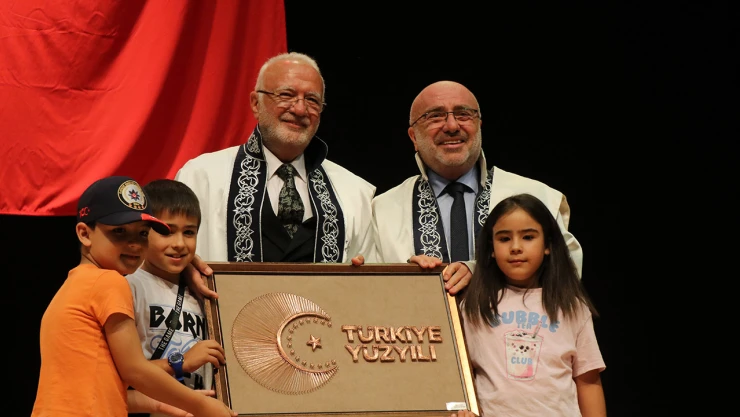 AK Parti Genel Başkanvekili Mustafa Elitaş'a fahri doktora ünvanı verildi