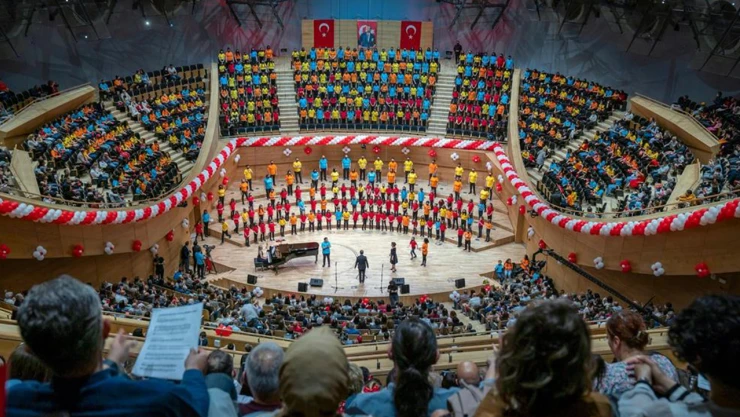 AKM ve CSO sezonu rekorla kapattı