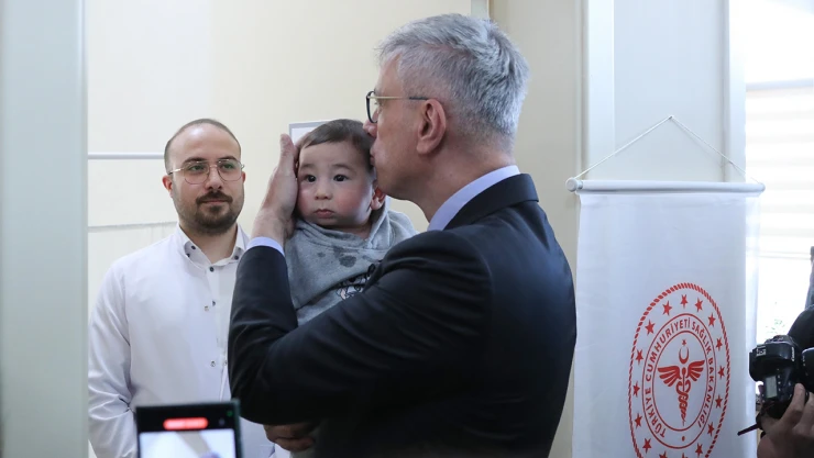 Altı bileşenli karma aşının ilk uygulaması yapıldı