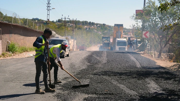 Altyapısı tamamlanan Akyar TOKİ yolunda son dokunuş