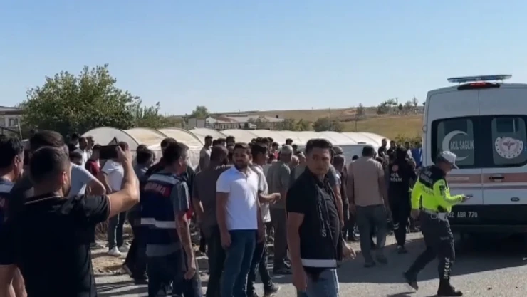 Ambulans ile otomobilin çarpıştığı kazada 8 kişi yaralandı