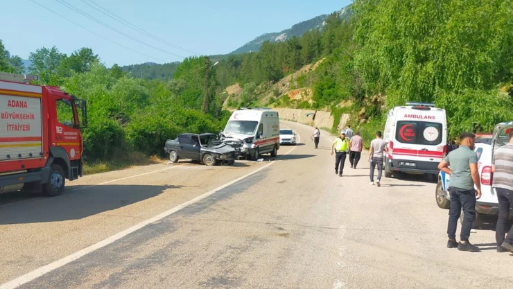 Ambulansla çarpışan otomobildeki 1 kişi öldü, 1 kişi yaralandı