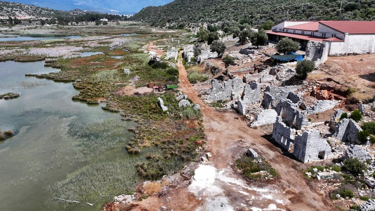 Andriake'de dönem ticaretinin izleri ortaya çıkarılıyor
