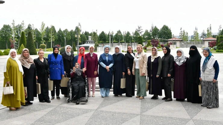 Anneler, Devlet Konukevi'nde Emine Erdoğan'a misafir oldu