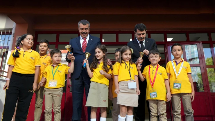 Ara tatil sonrası okullarda ilk ders zili yarın çalacak