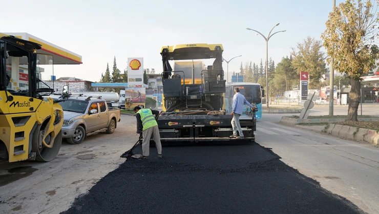 Asfalt onarım ekibi, çalışmalarına yeni bir nokta daha ekledi
