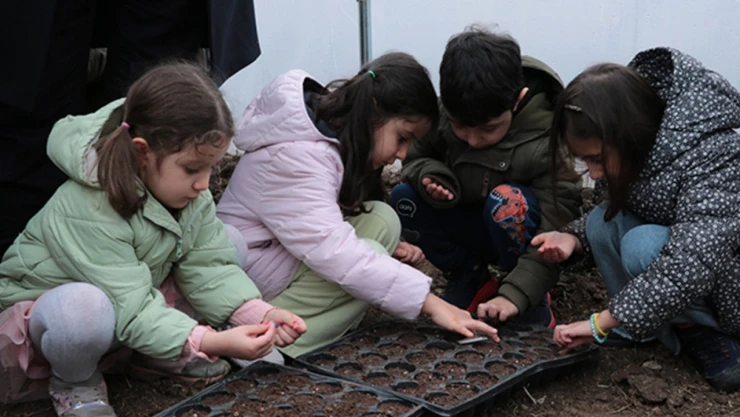 Ata tohumları miniklerin ellerinde filizlenecek