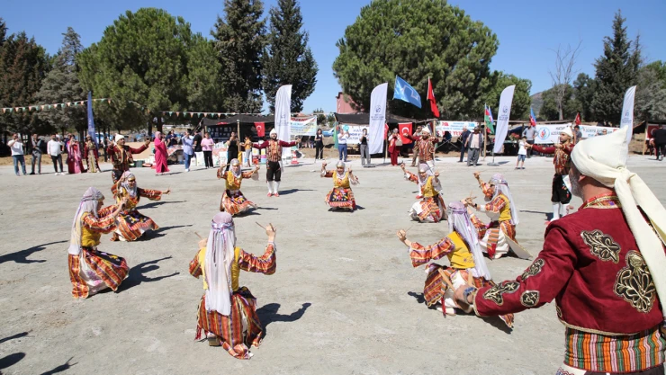 Avşar Yörük ve Avşar Türk Şenlikleri görsel şölen sundu