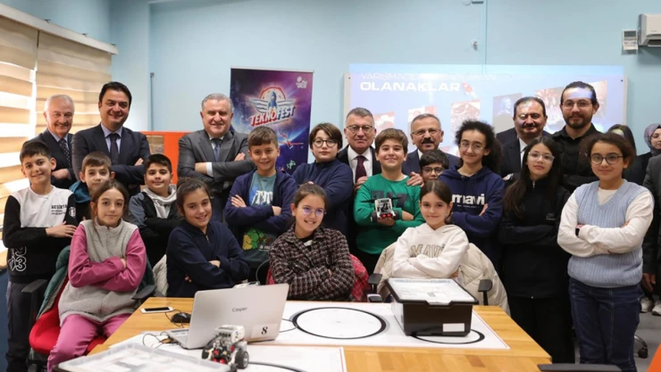 Bakan Bak, '860 öğrenci yurdunda, 980 bin gence barınma imkanı sağlıyoruz'