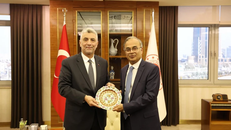 Bakan Bolat, Ekonomik İşbirliği Teşkilatı Genel Sekreteri Khan ile görüştü