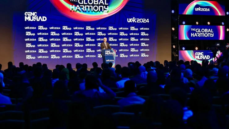 Bakan Bolat'tan 8. Uluslararası Genç İş Adamları Kongresi'nde e-ticaret vurgusu