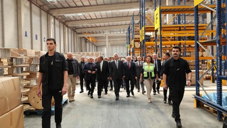 Bakan Bolat'tan Türkiye'nin en büyük lojistik merkezine ziyaret