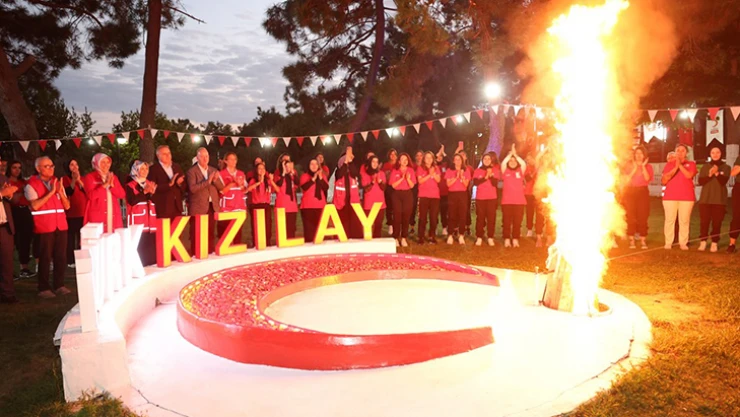 Bakan Göktaş, Depremzede Kız Çocukları Gençlik Vakfı kapanış programına katıldı