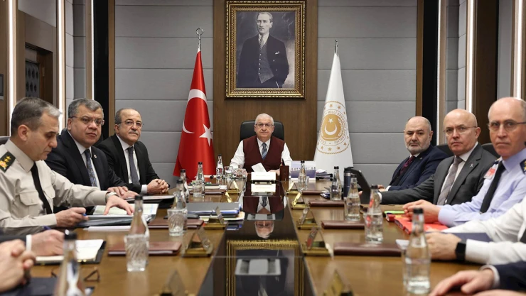 Bakan Güler, '78 hedef imha edildi, 77 terörist etkisiz hâle getirildi'