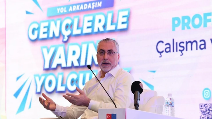 Bakan Işıkhan, İŞKUR Yol Arkadaşım Projesi'nde gençlerle bir araya geldi