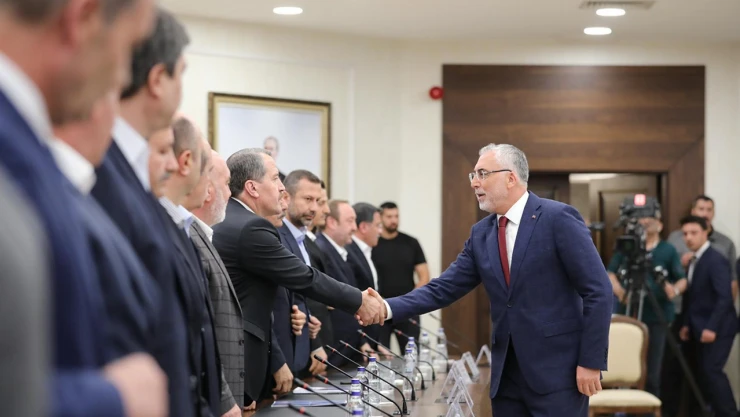 Bakan Işıkhan, memur ve emekli maaşı için zam teklifini açıkladı