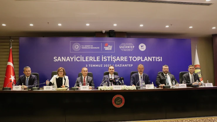 Bakan Kacır, sanayicilerle istişare toplantısında bir araya geldi