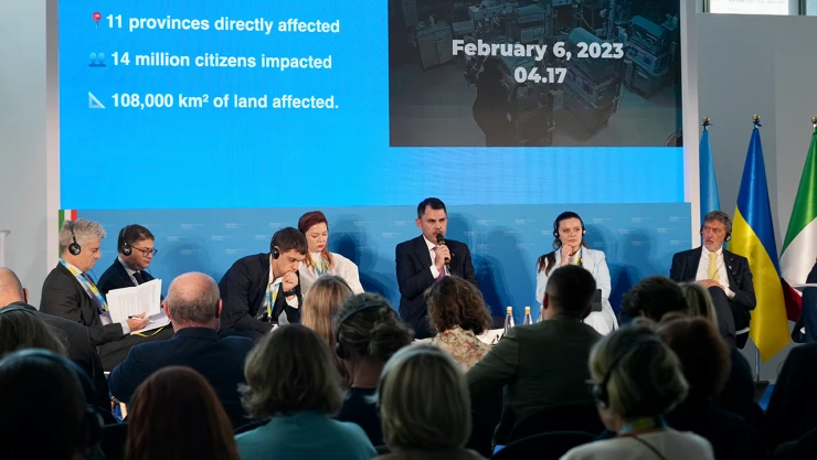 Bakan Kurum, asrın inşa seferberliğini dünyaya anlattı