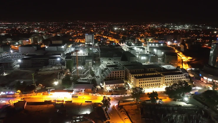 Bakan Kurum'dan Bakırcılar Çarşısı'nda 24 saat mesai paylaşımı