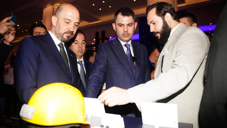 Bakan Kurum, 'Deprem bölgesinde Türk yapı sektörünün gücünü dünyaya gösterdik'
