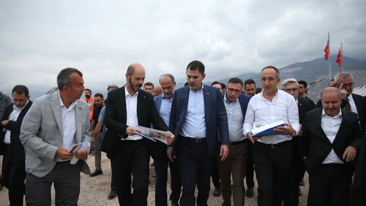 Bakan Kurum, İskenderun sahilindeki düzenleme ve yenileme çalışmalarını inceledi