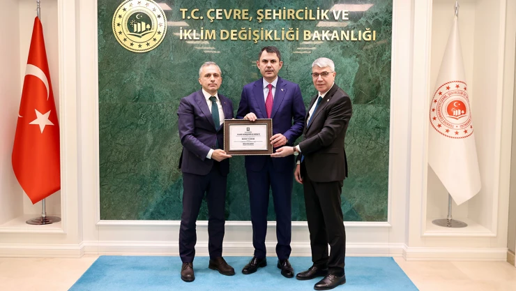 Bakan Kurum, Osmaniye'nin de fahri hemşehrisi oldu