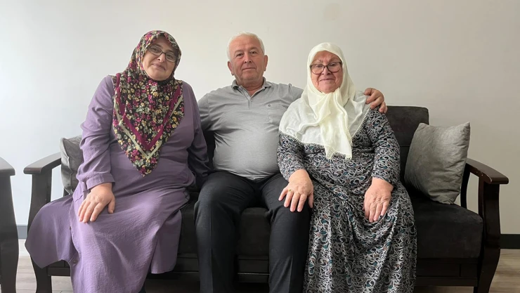 Bakan Kurum TOKİ ile ev sahibi olan vatandaşları paylaştı