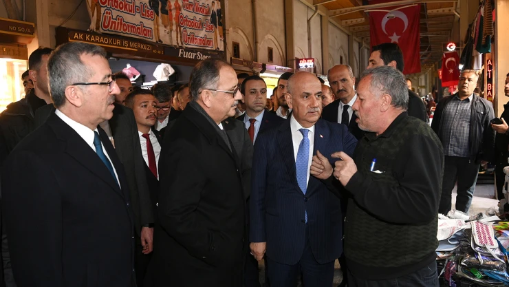 Bakan Özhaseki, Kapalı Çarşı esnafıyla buluştu