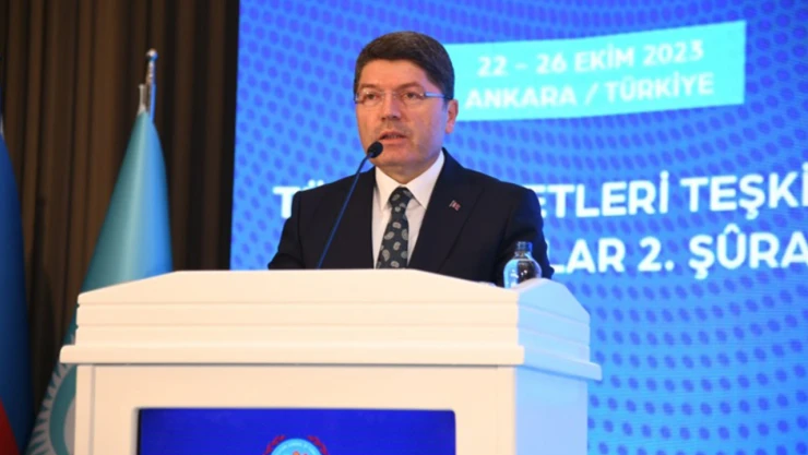 Bakan Tunç: 'Dünyanın gözü önünde soykırım yapan İsrail'i lanetliyorum'