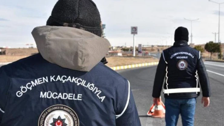 Bakan Yerlikaya açıkladı! Bin 298 düzensiz göçmen yakalandı