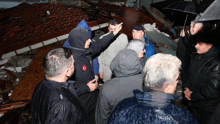 Bakan Yerlikaya, deprem bölgesinde