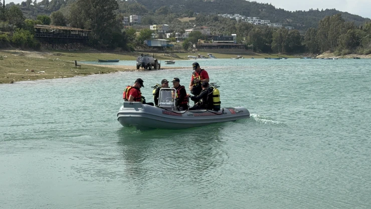 Baraj gölünde kaybolan kişi aranıyor