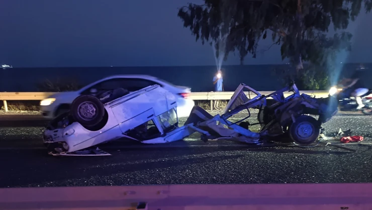 Bariyere çarpan otomobilin sürücüsü hayatını kaybetti