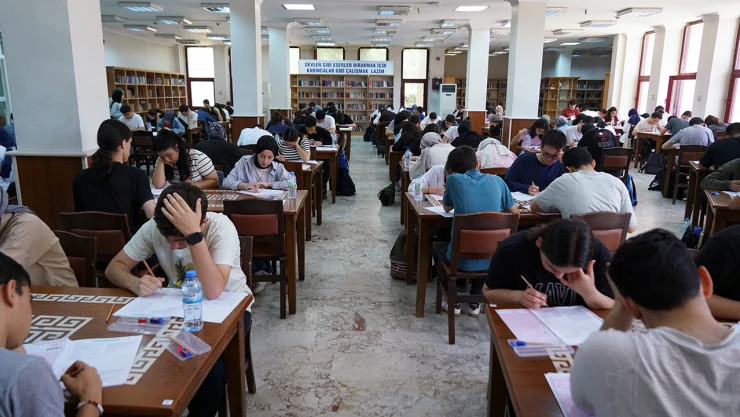 Başarıya giden yolda Büyükşehir gençlerin yanında