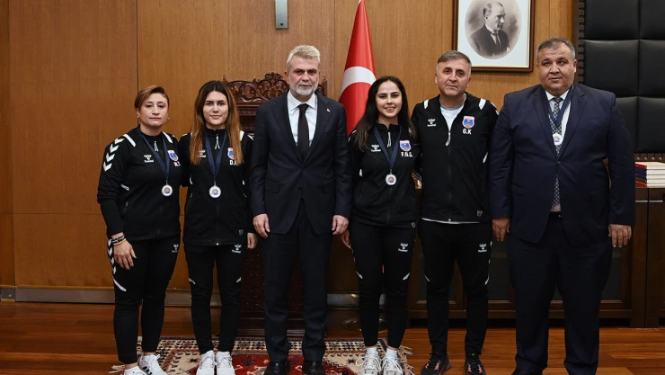 Başkan Görgel, Avrupa'ya damga vuran Kadın Goalball Takımını ağırladı
