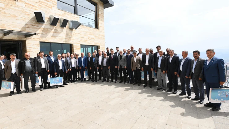 Başkan Görgel, Onikişubat'ın batı mahalle muhtarlarıyla bir araya geldi