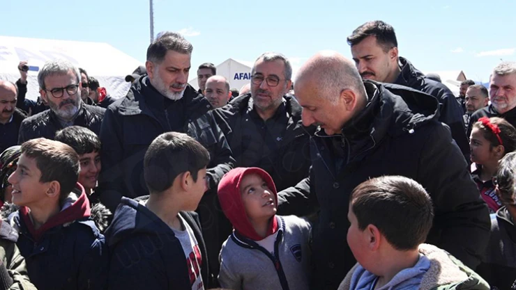 Başkan Güngör, Bakan Karaismailoğlu ile barınma merkezlerini ziyaret etti
