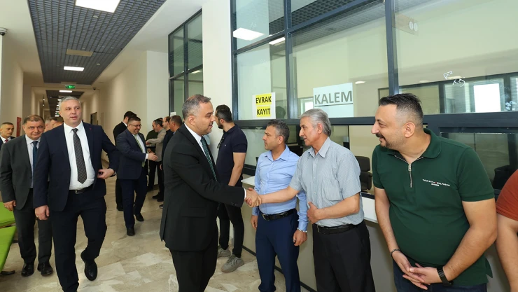 Başkan Hanifi Toptaş, belediye personeliyle bayramlaştı