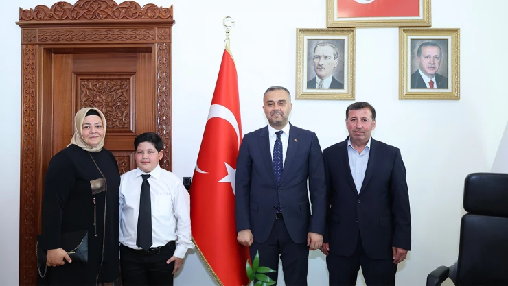 Başkan Hanifi Toptaş, görevi şehit emaneti Aras Kağan'a devretti