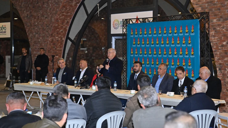 Başkan Mahçiçek, mahalle muhtarlarıyla iftarda buluştu, veda etti