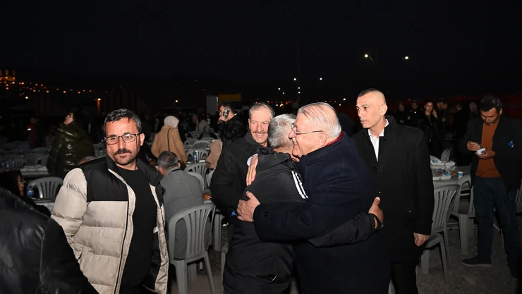 Başkan Mahçiçek, personel ve aileleriyle iftar sofrasını paylaştı