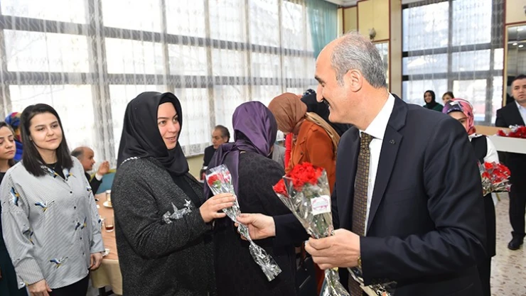 Başkan Okay: Annelerimiz, şefkat ve merhametin adıdır