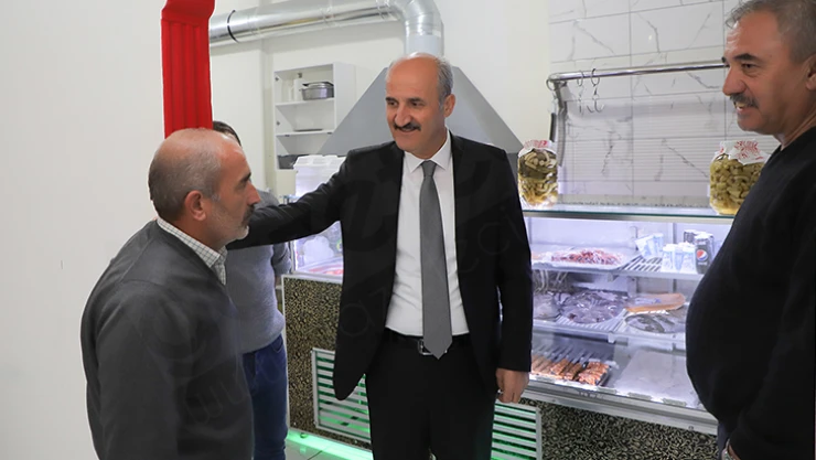 Başkan Okay, Vezir Hoca Bulvarı esnaflarını ziyaret etti