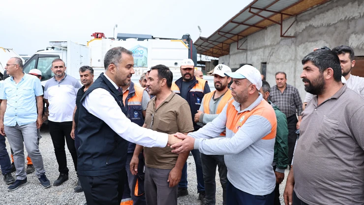 Başkan Toptaş, 1 Mayıs da Çevre Koruma emekçileriyle buluştu