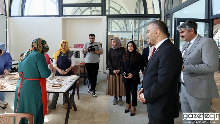 Başkan Toptaş, 'El emeği ile üreten kadınlarımızın daima yanında olacağız'