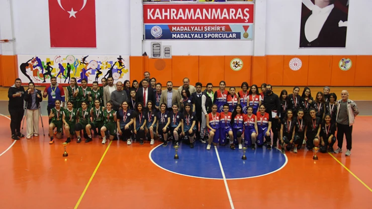 Basketbolun en iyi okul takımları belli oldu