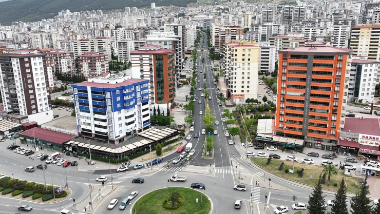 Baştan uca yenilenen Barbaros Caddesi hizmete sunuldu