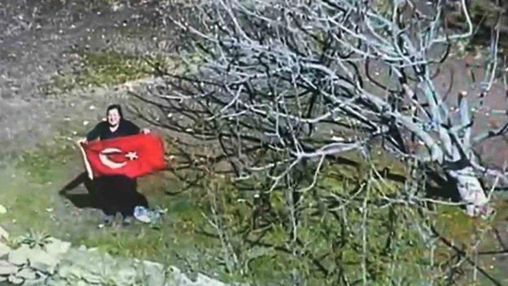 Bayrak sevgisi gökyüzüne yansıdı